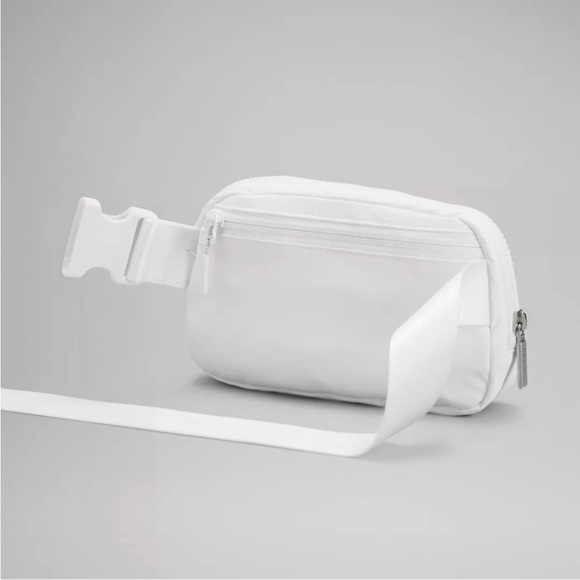 White Lululemon Belt Bag - Picture 3 of 6